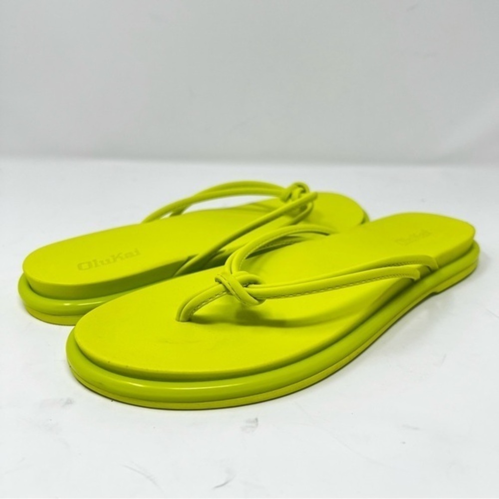 OluKai Women's Bright Green Sandals